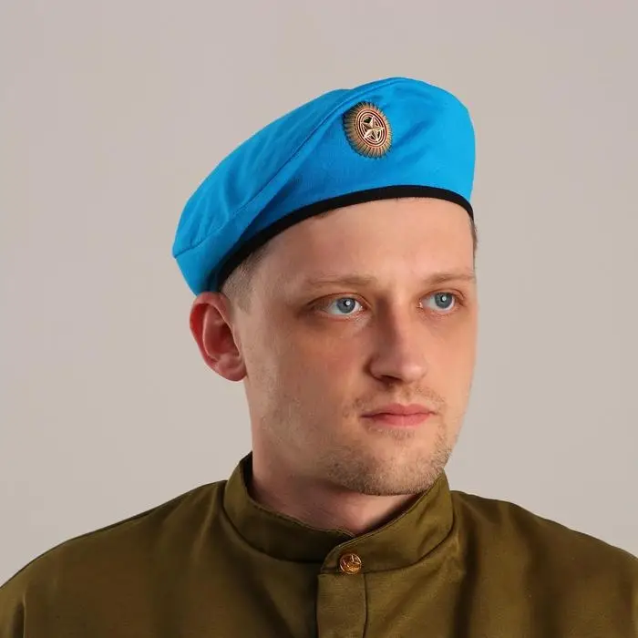 Берет с металлической кокардой, р. 54–58 см, голубой Берет с металлической кокардой, р. 54–58 см, голубой