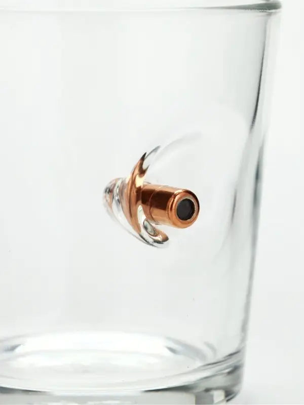 Стакан для виски "Непробиваемый" с пулей, в коробке с местом под бутылку, 250 мл