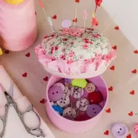 Игольница со шкатулкой для хранения мелочей, 8&times;7.8&times;7.8 см, цвет розовый