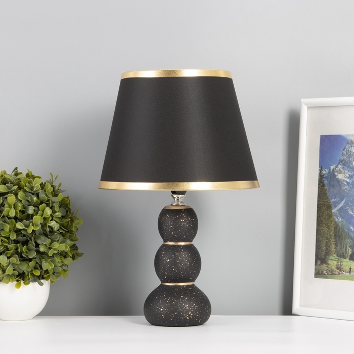 Лампа настольная Лампа настольная "Шарики" 1х40Вт Е27 черный/золото 22х22х36см