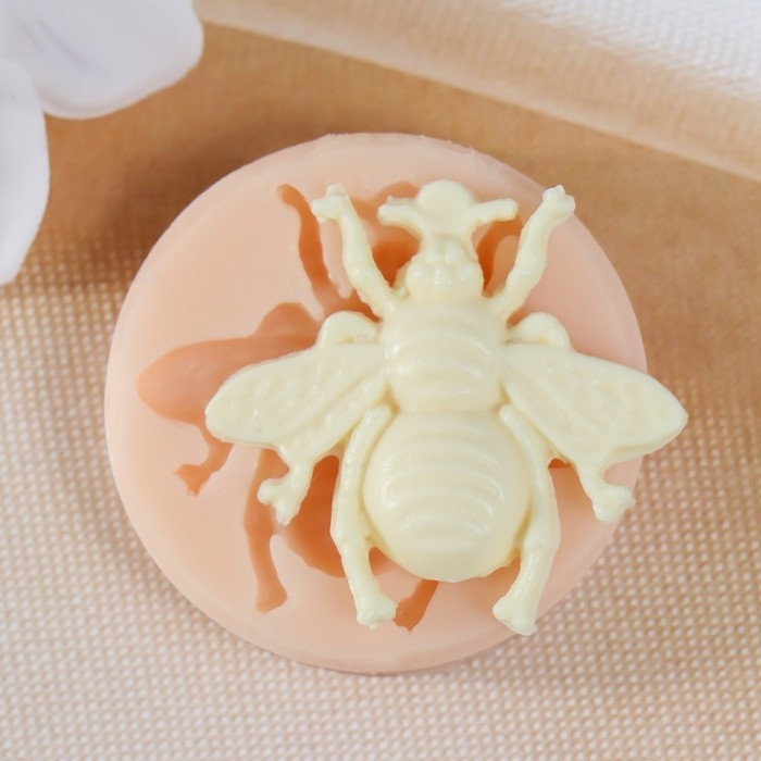 Молд силикон "Жук" 4х3,5 см МИКС