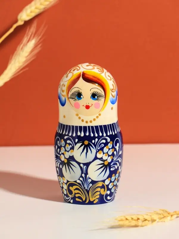 Матрешка дерево &laquo;Русская красота&raquo;, белый платок, 18 см, 5 кукольная, ручная роспись