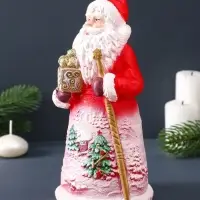 Свеча фигурная "Дед Мороз с подарком" 9х9х19,5 см, цв. красный