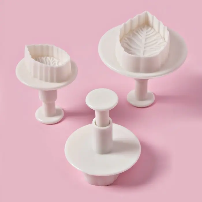 Плунжеры кондитерские Доляна &laquo;Лист&raquo;, набор 3 шт., d=3.2/4/5 см, пластик, белые