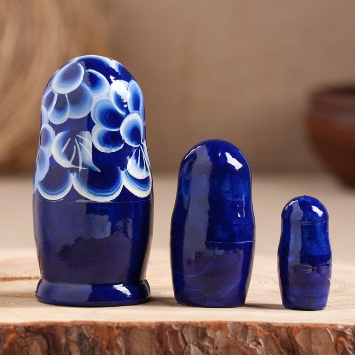 Матрёшка «Марина», сине-белое платье, 3 кукольная. 9-11  см Матрёшка «Марина», сине-белое платье, 3 кукольная. 9-11  см