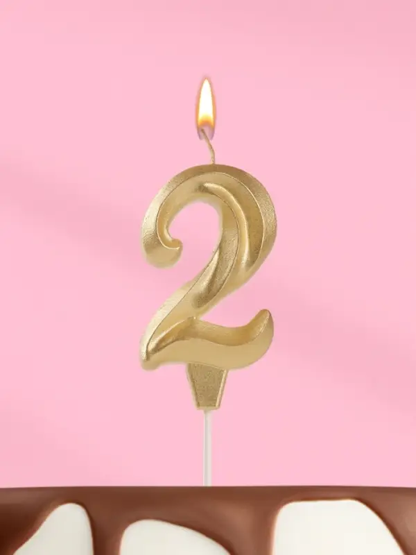 Свеча в торт «Театральная», цифра 2, золотой металлик Свеча в торт «Театральная», цифра 2, золотой металлик