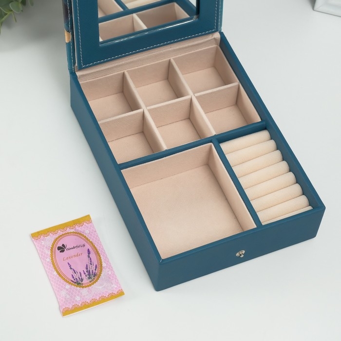 Шкатулка кожзам для украшений с зеркалом  Шкатулка кожзам для украшений с зеркалом "Девушка со шпицем" 15х21,5х5,5 см