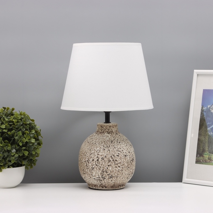 Лампа настольная Лампа настольная "Луиза" 1х40Вт Е27 бежевый 25х25х38,,5см