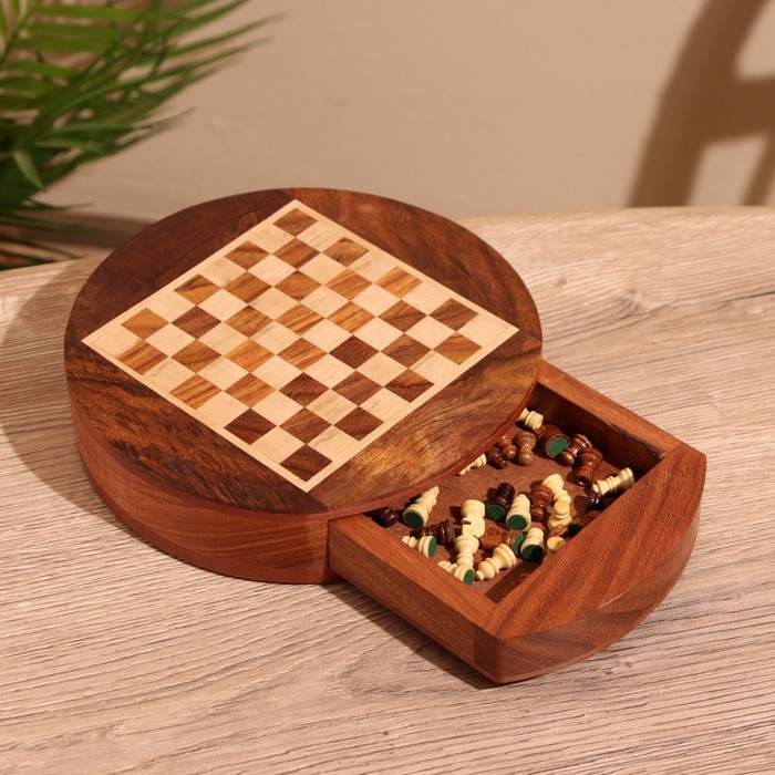 Шахматы круглые, доска 18х18 см, дерево шишам Шахматы круглые, доска 18х18 см, дерево шишам