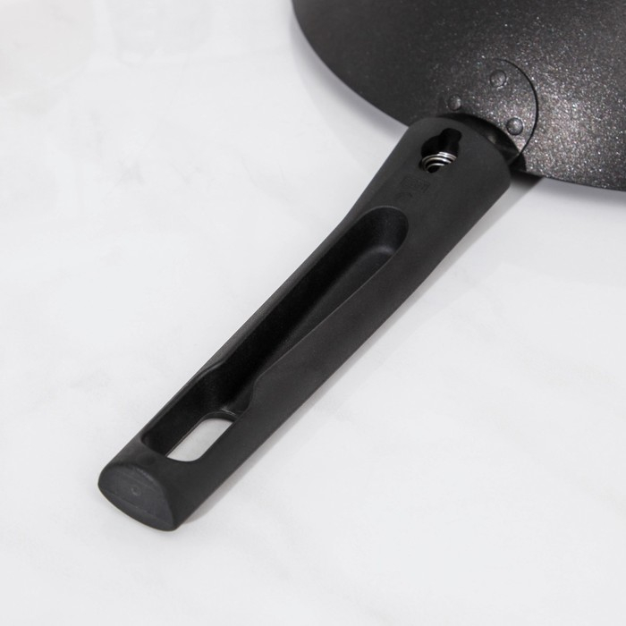 Сковорода Wok, d=24 см, съёмная ручка, антипригарное покрытие, цвет чёрный Сковорода Wok, d=24 см, съёмная ручка, антипригарное покрытие, цвет чёрный