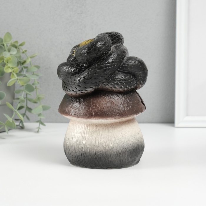 Новогодняя копилка  Новогодняя копилка "Змейка на грибе"  12 х11 х 18 см