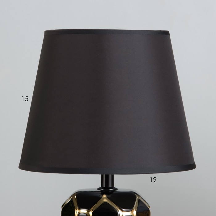 Настольная лампа Настольная лампа "Рико" Е14 40Вт черно-золотистый 20х20х33 см RISALUX