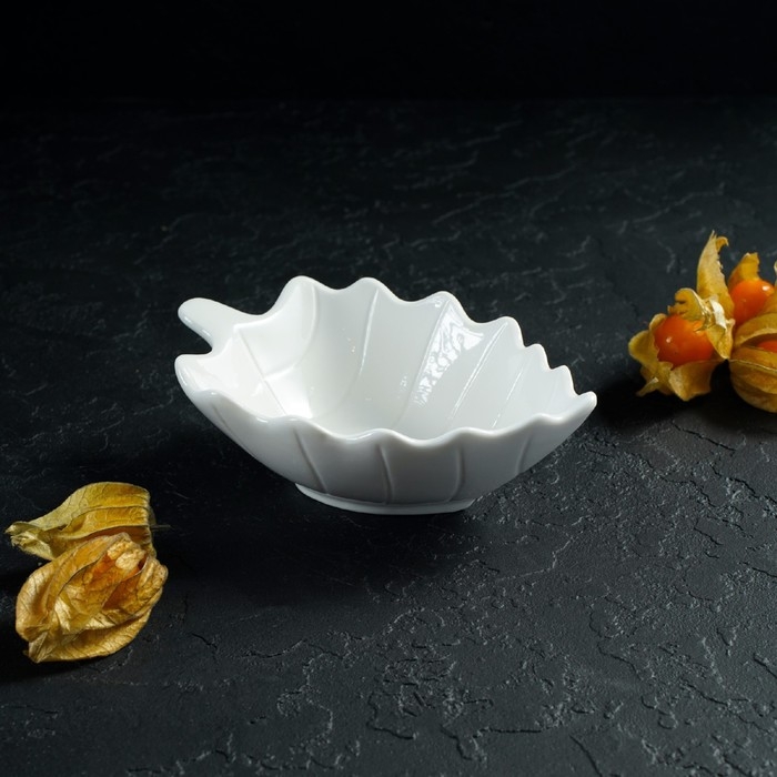 Соусник фарфоровый Magistro «Лист Бланш», 150 мл, 15,5×9,5×4,5 см, цвет белый Соусник фарфоровый Magistro «Лист Бланш», 150 мл, 15,5×9,5×4,5 см, цвет белый