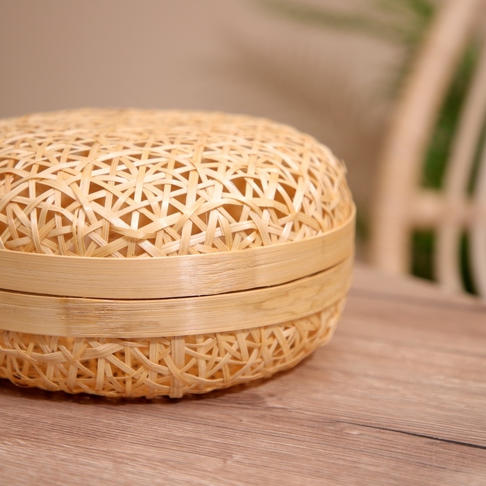 Шкатулка с крышкой плетёная, из бамбука 20х20х11 см Шкатулка с крышкой плетёная, из бамбука 20х20х11 см