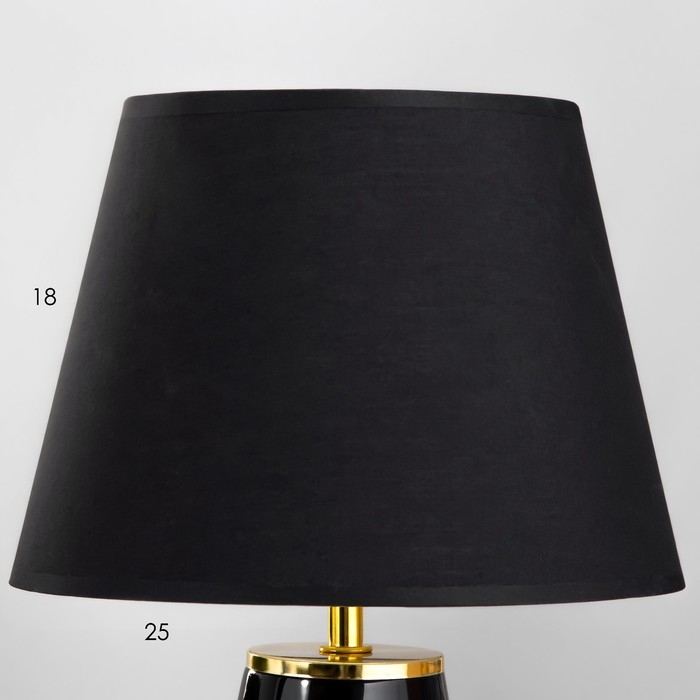 Настольная лампа Алира E14 40Вт черно-золотой 24х24х36 см RISALUX Настольная лампа Алира E14 40Вт черно-золотой 24х24х36 см RISALUX