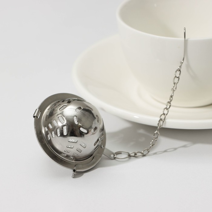 Ситечко для чая Доляна «Ёлочка», d=4,5 см, на цепочке, цвет серебристый Ситечко для чая Доляна «Ёлочка», d=4,5 см, на цепочке, цвет серебристый