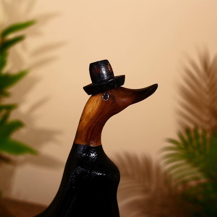 Сувенир "Утка в чёрном" дерево 27 см