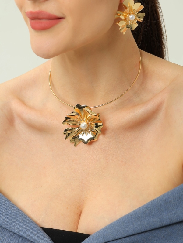 Набор 2 предмета: серьги, колье «Цветок» бусина, белый в золоте, d=14 см Набор 2 предмета: серьги, колье «Цветок» бусина, белый в золоте, d=14 см