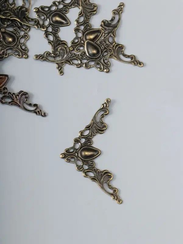 Уголок декоративный для шкатулки, фотоальбома &laquo;Узорный&raquo;, набор 10 шт., металл, 4&times;4 см