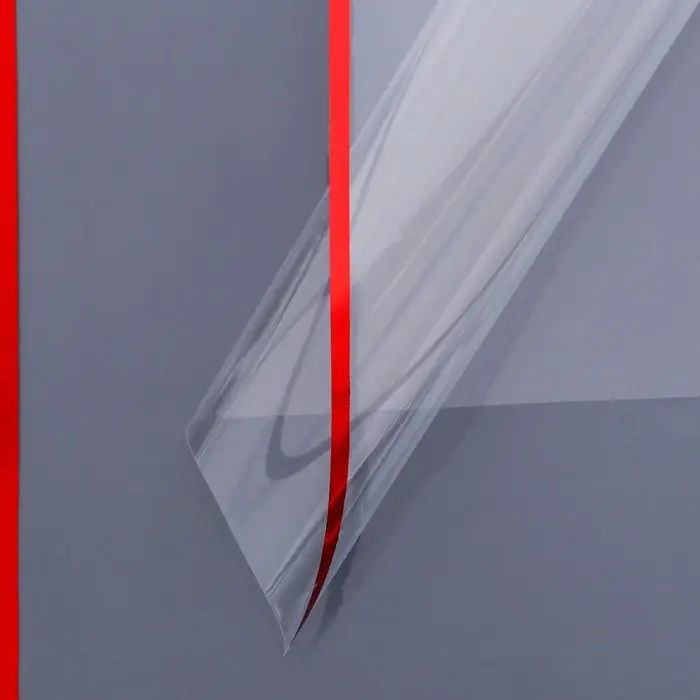 Пленка для цветов с тиснением, 50×57 см, кант красный Пленка для цветов с тиснением, 50×57 см, кант красный