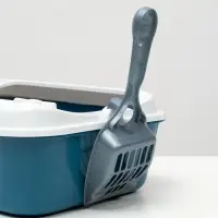 Туалет для кошек &laquo;Сима&raquo; FIX, 30&times;39&times;13.5 см, с бортом и совком, пластик, синий, совок МИКС