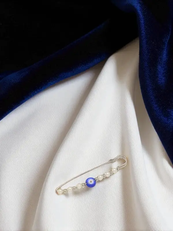 Булавка-оберег &laquo;От сглаза&raquo;, 6 см, бело-синяя в серебре