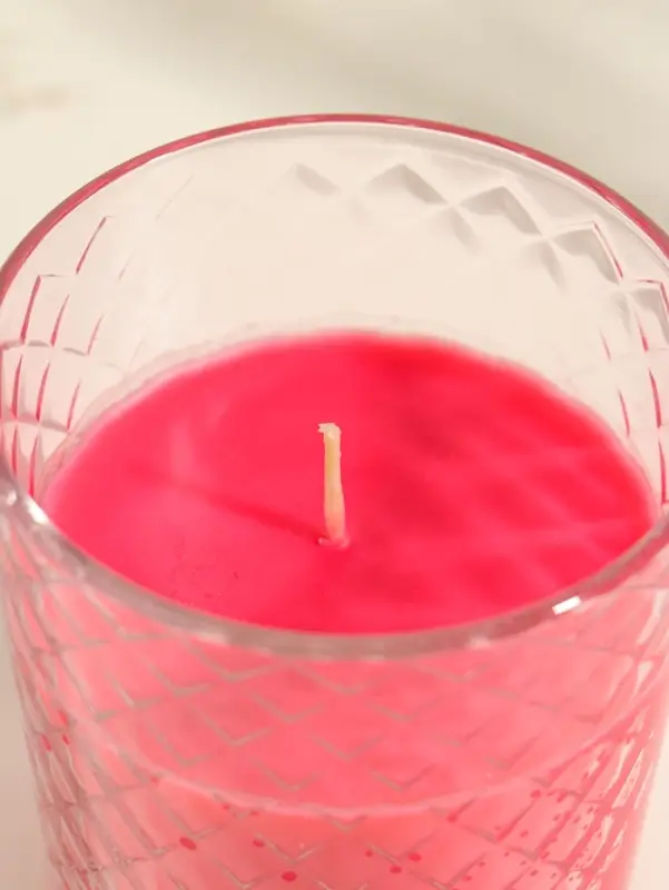 Ароматическая свеча в стакане &laquo;Гуава и клубника&raquo;, 8&times;8.5 см, 30 ч