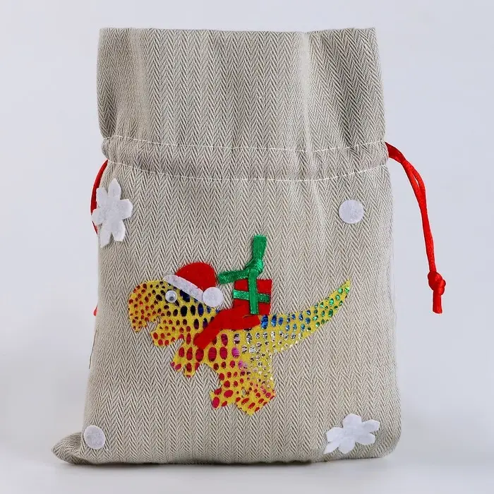 Мешок новогодний для подарков «Динозавр с подарками», 19 × 14 см, МИКС Мешок новогодний для подарков «Динозавр с подарками», 19 × 14 см, МИКС