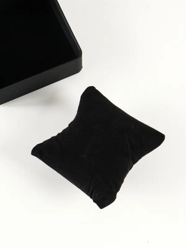 Шкатулка для часов 1 отделение &laquo;Чёрная с белой строчкой&raquo;, матовая, 7.5&times;11&times;10.3 см