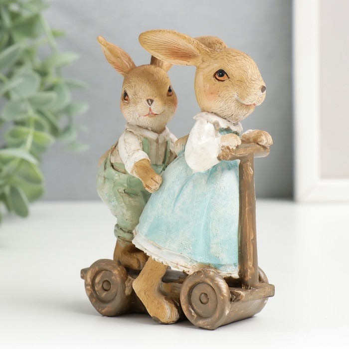 Сувенир полистоун Сувенир полистоун "Зайчики на самокате" 11,5х4х8,5 см