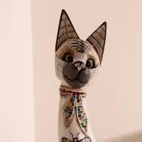 Сувенир дерево "Кошка с бабочкой и бантом из мозаики" белая 100х16х7 см