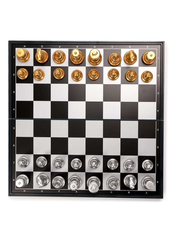 Шахматы магнитные 36 х 37 см, король h-8 см, пешка h-4.2 см Шахматы магнитные 36 х 37 см, король h-8 см, пешка h-4.2 см