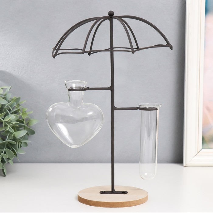 Декор металл, стекло, дерево  Декор металл, стекло, дерево "Сердце под зонтиком" на подставке чёрный 16х12х27 см