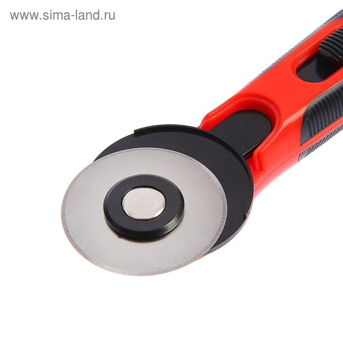 Дисковый нож ЛОМ, пластиковый корпус, лезвие-ролик, 28 мм + ПОДАРОК лезвия-ролики - 3 шт. Дисковый нож ЛОМ, пластиковый корпус, лезвие-ролик, 28 мм + ПОДАРОК лезвия-ролики - 3 шт.