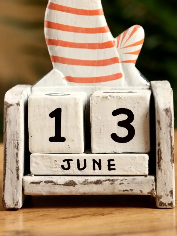 Календарь настольный &laquo;Полосатый кот&raquo;, 7&times;4&times;14 см, дерево, бело-красный