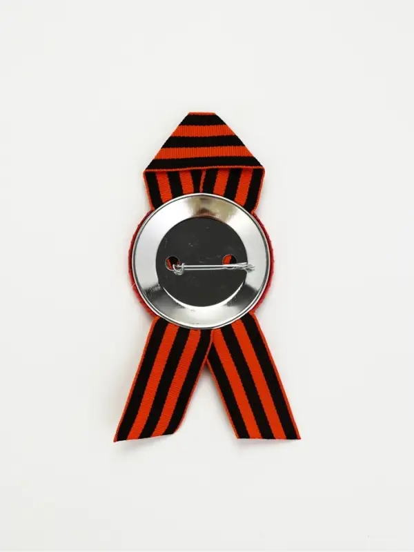 Значок с лентой с лентой "9 мая колос" красный