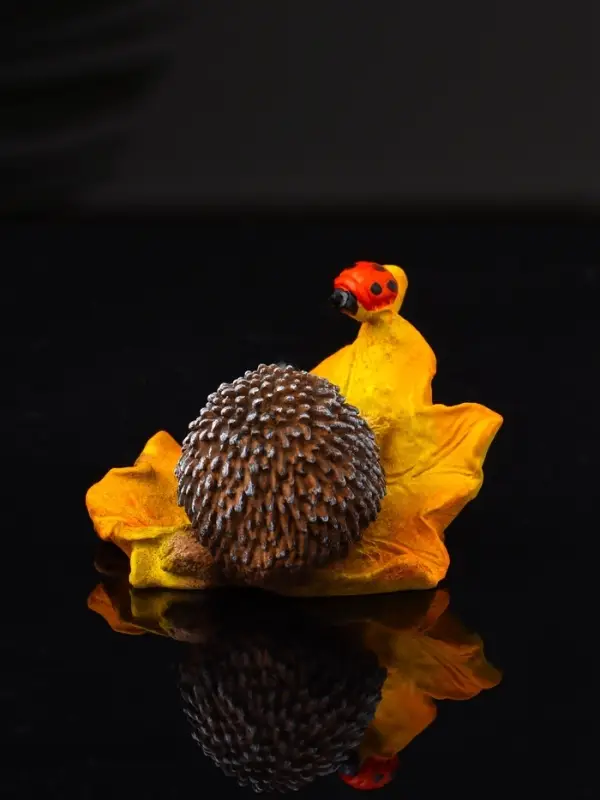 Фигура  Фигура "Ежик с божьей коровкой" 3.7х6х6.5 см