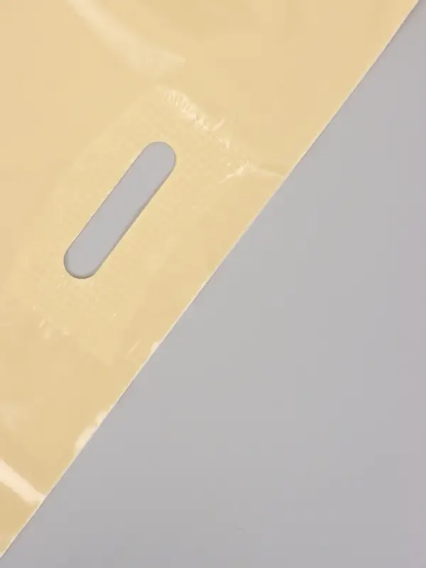 Пакет полиэтиленовый с вырубной ручкой, Кофе с молоком 40-50 См, 60 мкм