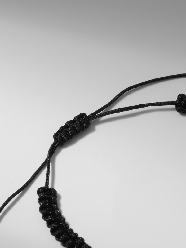 Браслет-оберег «Детский на нити» глазик в плетении, цвет синий в чернёном серебре, d=4 см