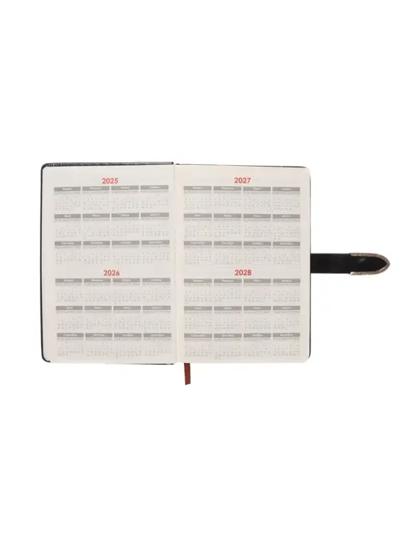 Ежедневник недатированный формат А5, с хлястиком, 112л, линия, пвх, Черный Ежедневник недатированный формат А5, с хлястиком, 112л, линия, пвх, Черный