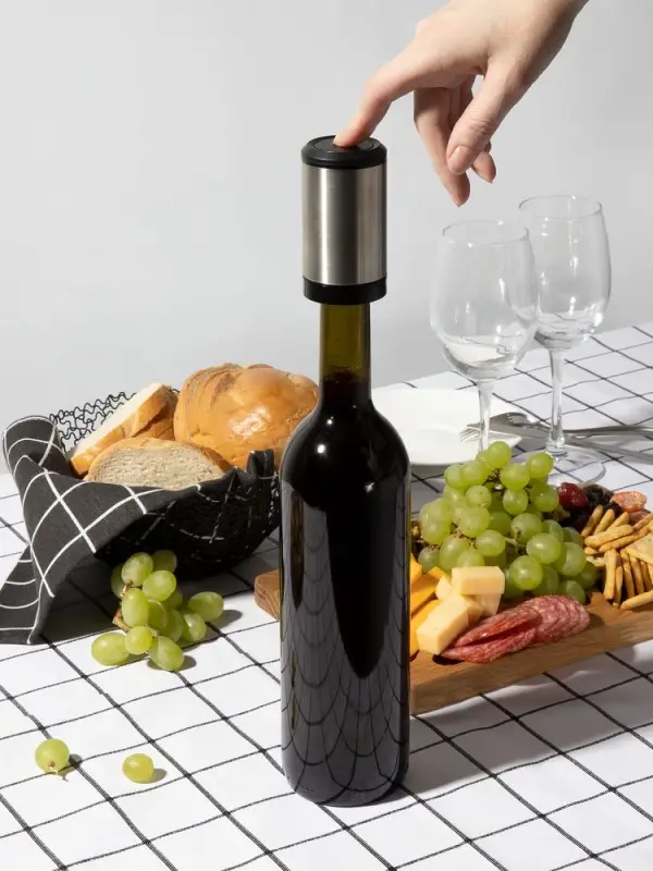 Электрическая пробка для вина Tuoretta, серебристая Электрическая пробка для вина Tuoretta, серебристая