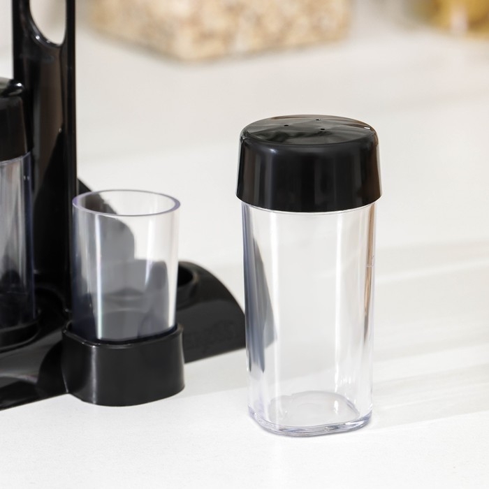 Набор для специй пластиковый «Рондо. Презент», 3 шт, на подставке с салфетницей, цвет чёрный Набор для специй пластиковый «Рондо. Презент», 3 шт, на подставке с салфетницей, цвет чёрный