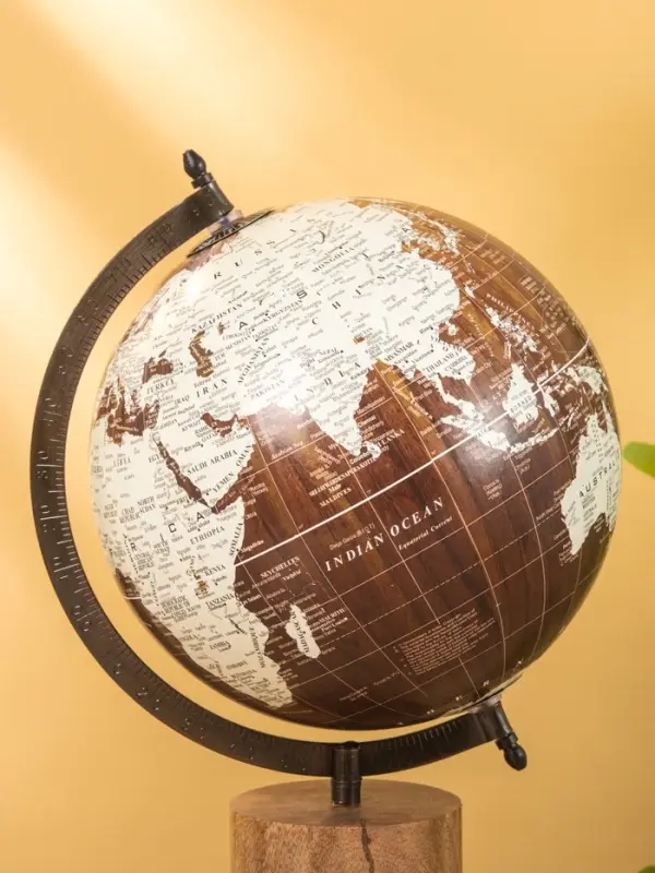 Глобус сувенирный, 23×20×34.5 см, подставка дерево