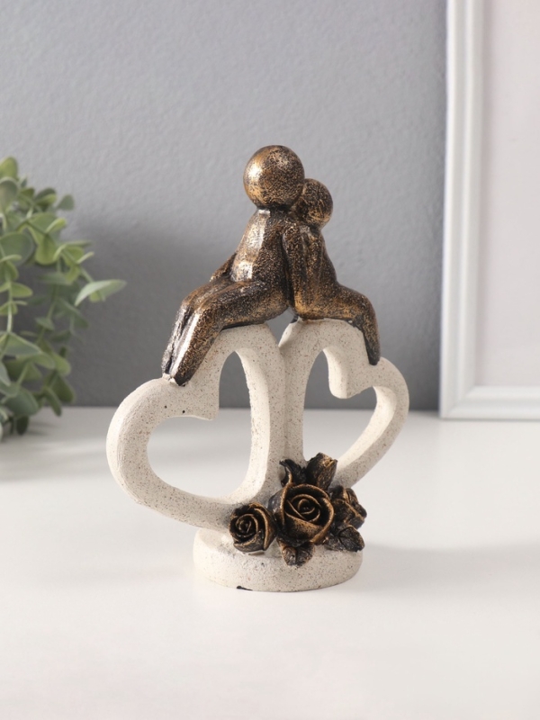 Сувенир полистоун  Сувенир полистоун "Пара на каменных сердцах с розами" под бронзу 7,5х15,3х18 см