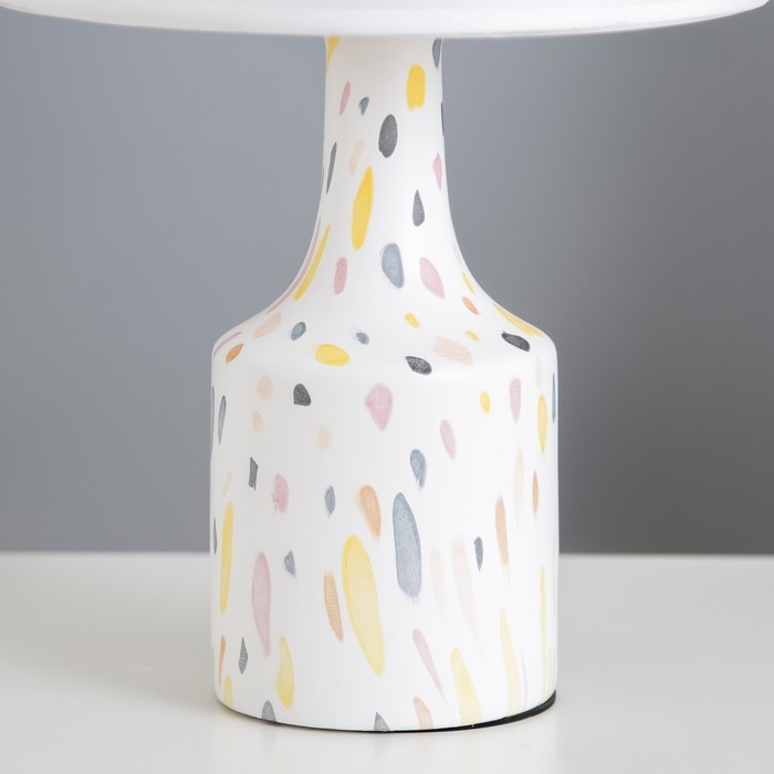 Настольная лампа Настольная лампа "Изель" E14 40Вт белый 22,5х22,5х37 см RISALUX