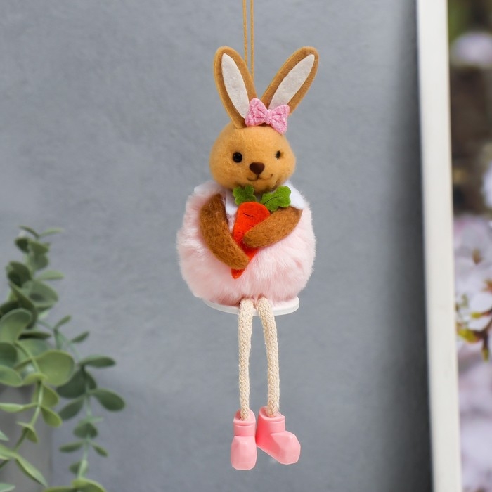 Сувенир Сувенир "Зайчишка в меховой шубке с морковкой" МИКС 6х12 см