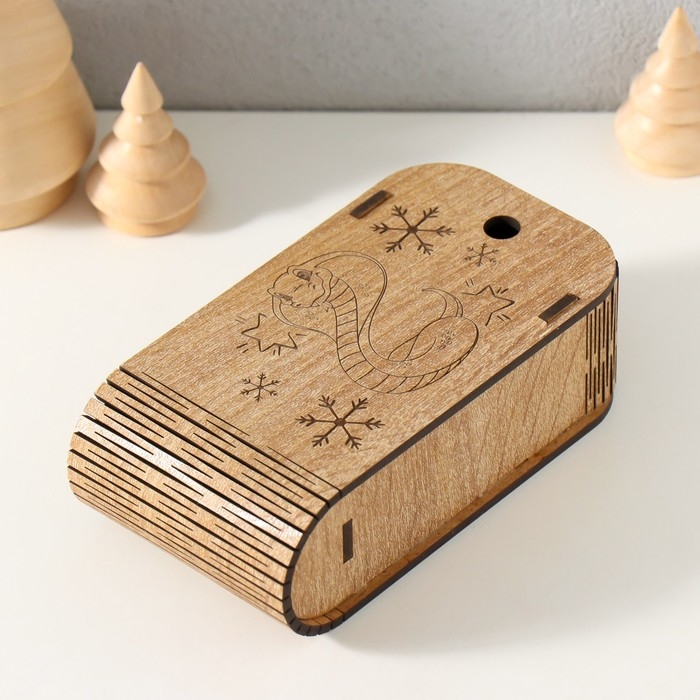 Новогодняя шкатулка  Новогодняя шкатулка "Змея. Кобра Снежинка" 13х7х4