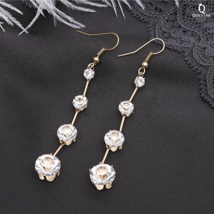 Серьги висячие со стразами «Капли» дорожка, цвет белый в золоте, 6,2 см Серьги висячие со стразами «Капли» дорожка, цвет белый в золоте, 6,2 см