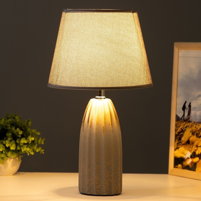 Настольная лампа Настольная лампа "Конкомбр" 1хE14 серый 22,5х22,5х39 см RISALUX