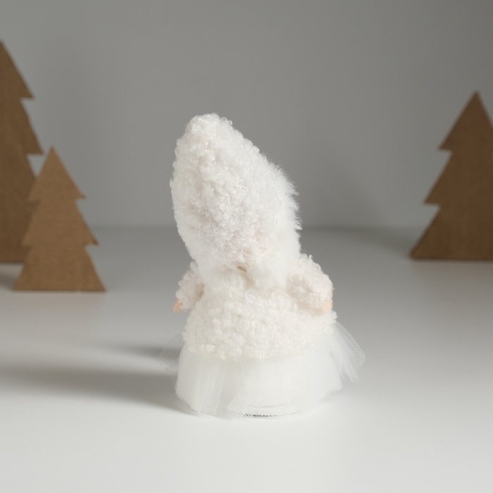 Кукла интерьерная Кукла интерьерная "Девочка в белой шубке" 6х6х20 см